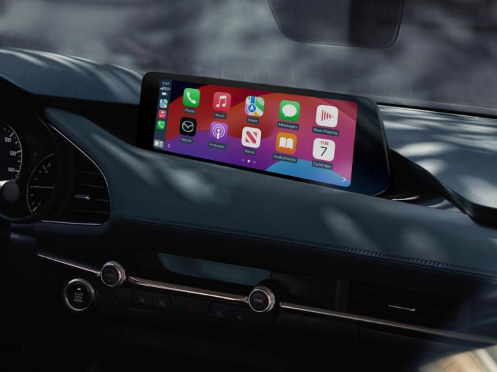 rent a car mazda 3 photo