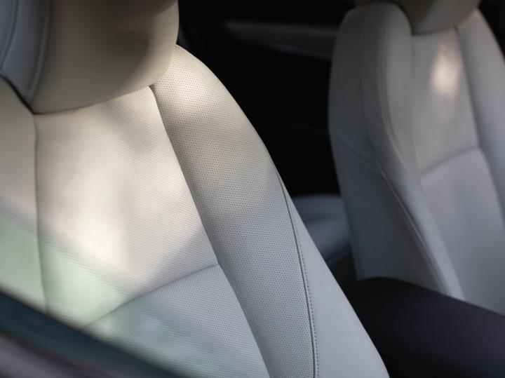 mazda 3 rental in dubai