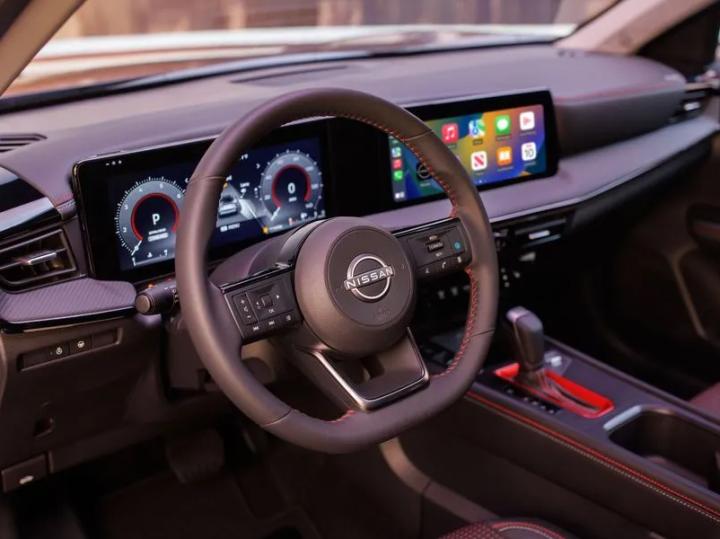 rent a nissan kicks dubai