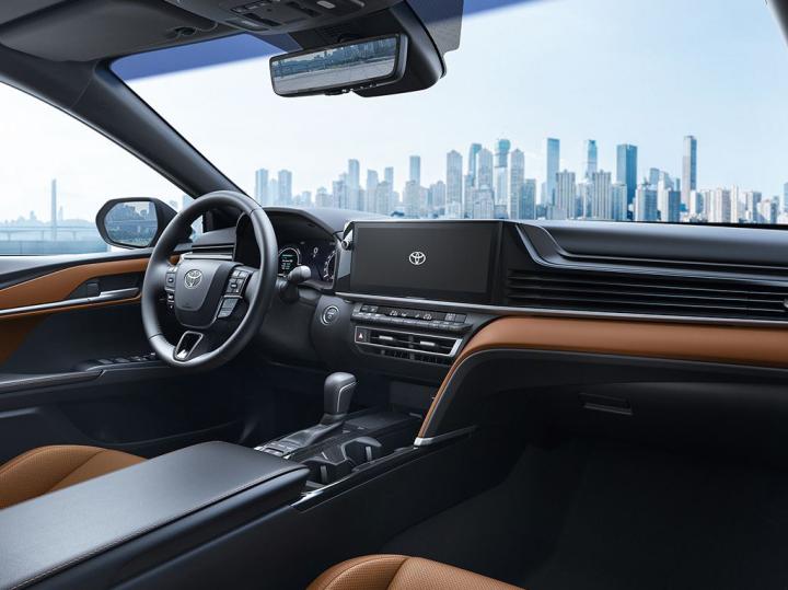 rent a hyundai accent dubai