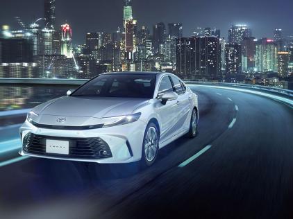 toyota camry rental uae