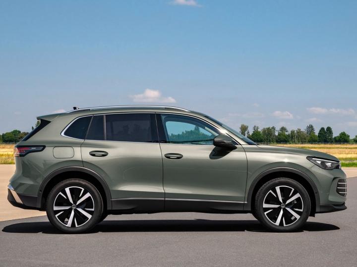 rent a Volkswagen Tiguan dubai