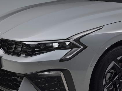 rent a car kia k5 uae photo