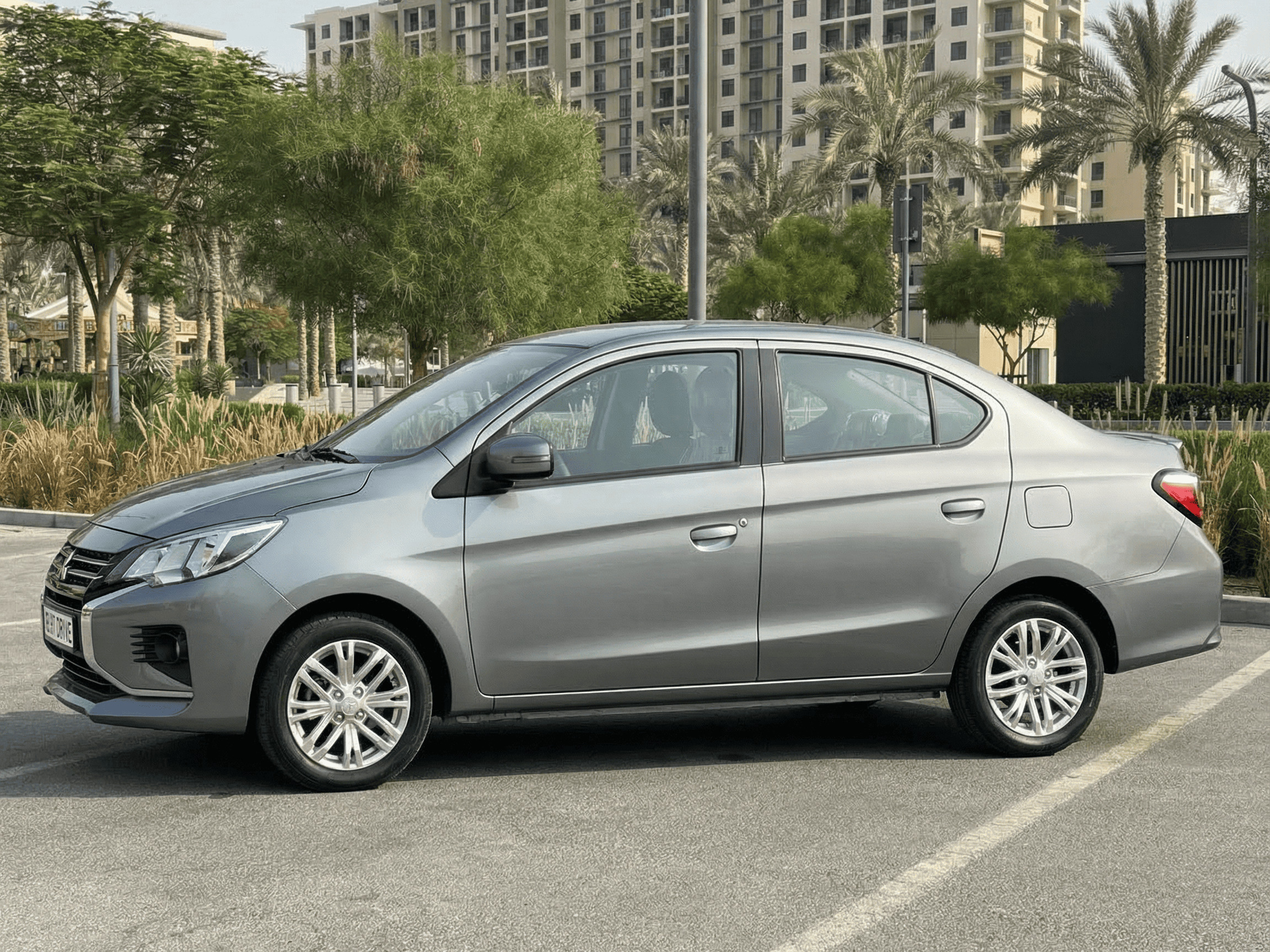 alt - Аренда авто Mitsubishi Attrage в Дубае для городских поездок